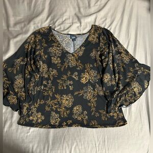 Daytrip 3/4 Sleeve Black and Gold Floral Blouse Size M